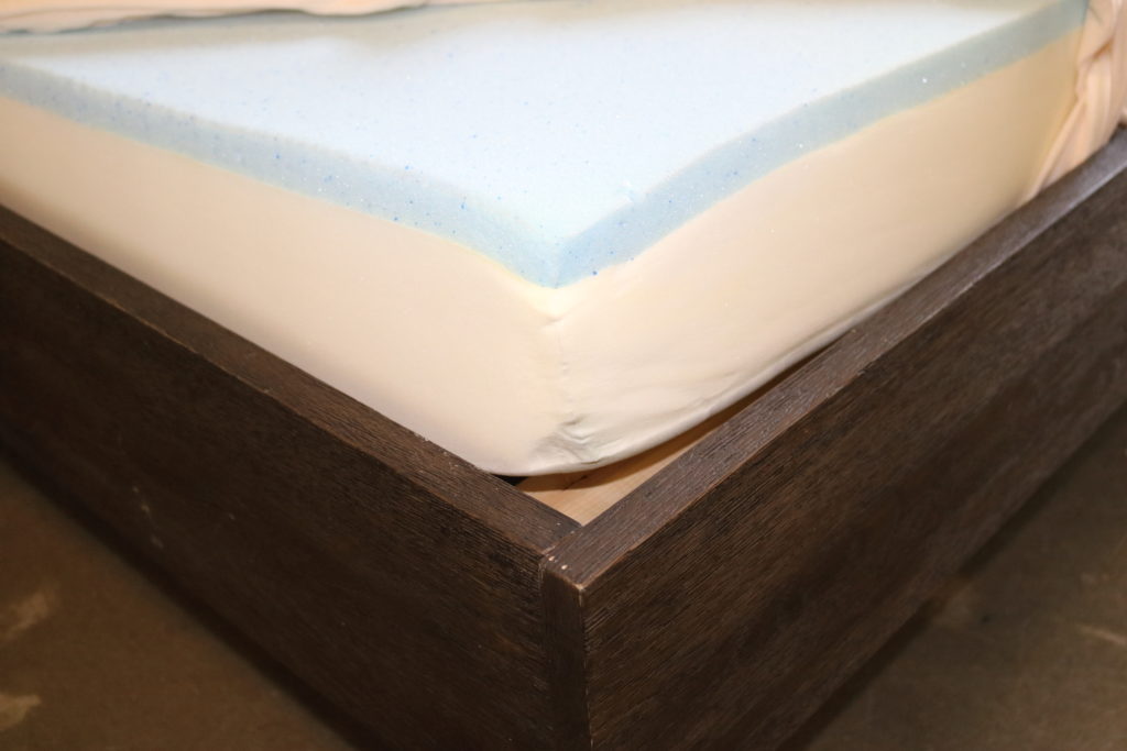 Image of the Classic Brands Cool Gel 6" mattress layers.