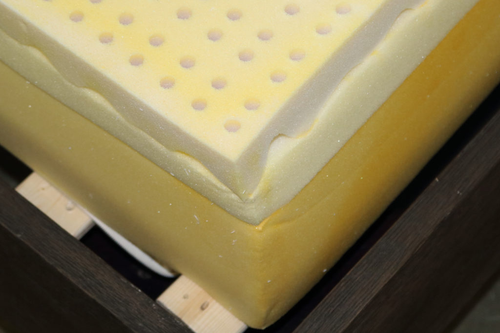 A close up of the Leesa mattress foam layers