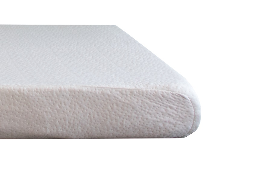 Image of the corner of the Classic Brands Cool Gel 6" mattress on Mattress-Reviews.com, the best source of professional, unbiased information for mattresses online.