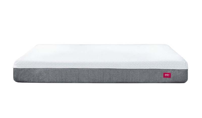 Image of the side of the Endy mattress.