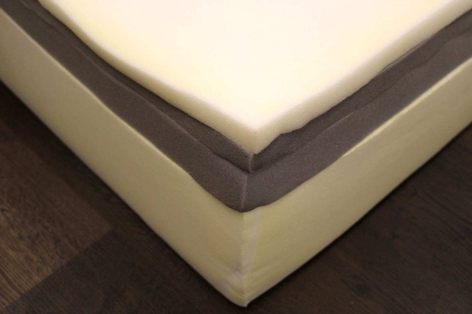 Image of the Novosbed (Medium) mattress foam layers.