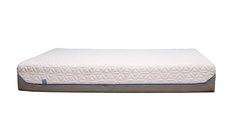 Image of the side of the Tempurpedic Cloud Supreme mattress.