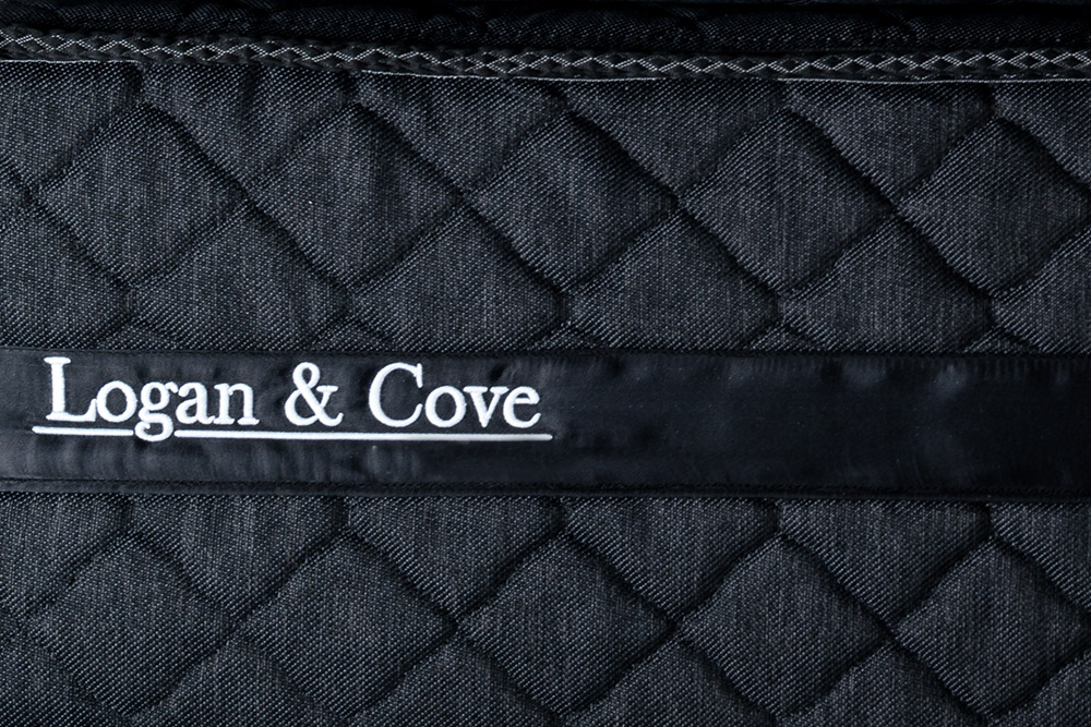 Image of the Logan & Cove logo on the front cover of the Logan & Cove mattress.