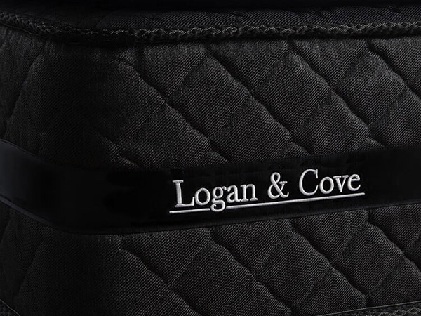 Image of the corner of the Logan & Cove mattress.