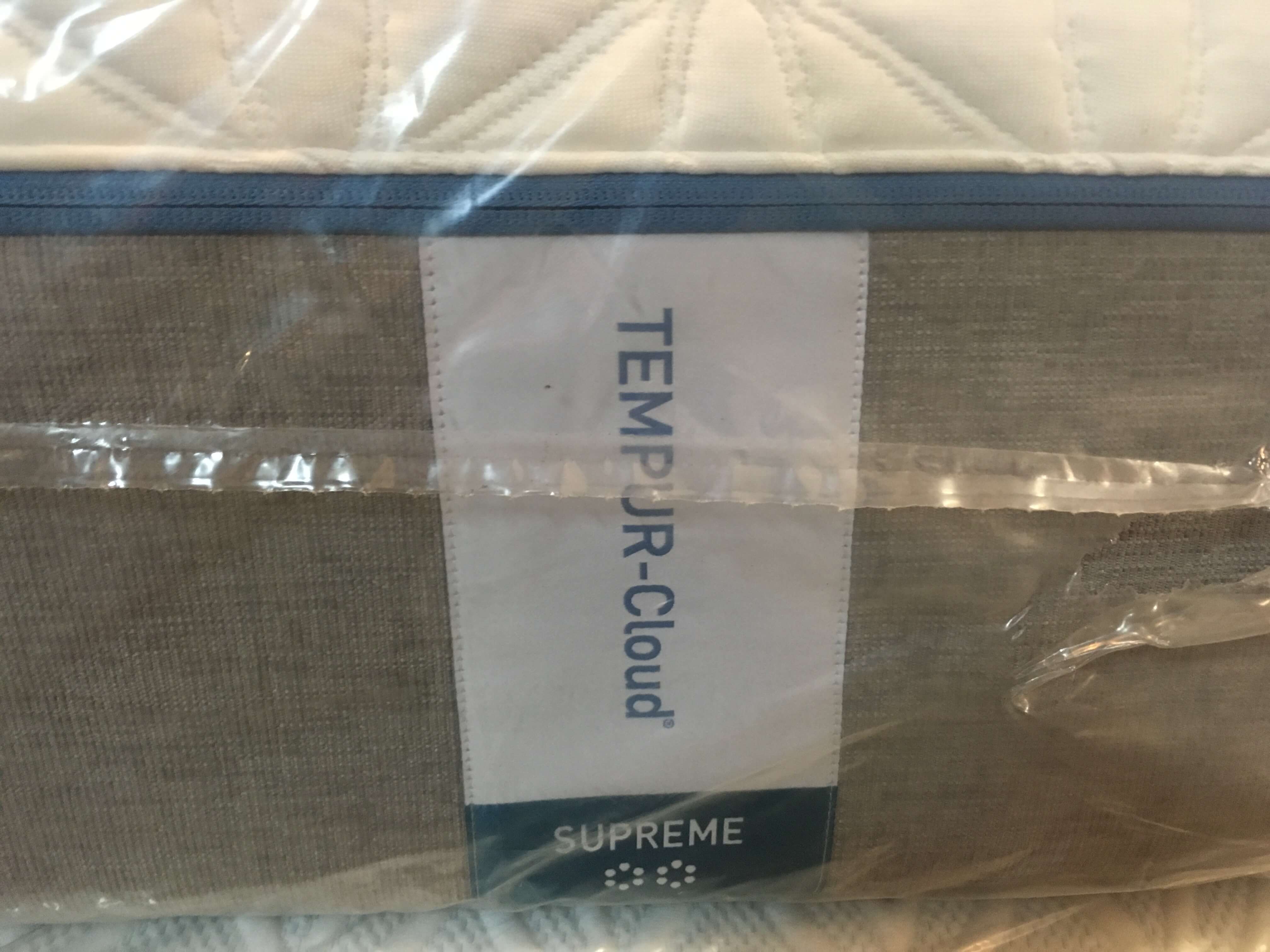 Image of the front of the Tempurpedic Cloud Supreme mattress.