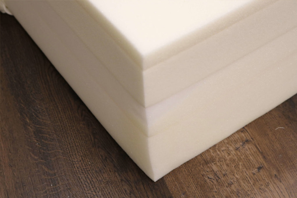 Image of the Tempurpedic Cloud Supreme mattress layers.