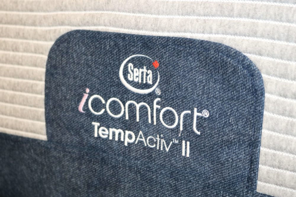 Image of the Serta iComfort TempActiv II logo on the front cover of the Serta iComfort TempActiv II mattress.