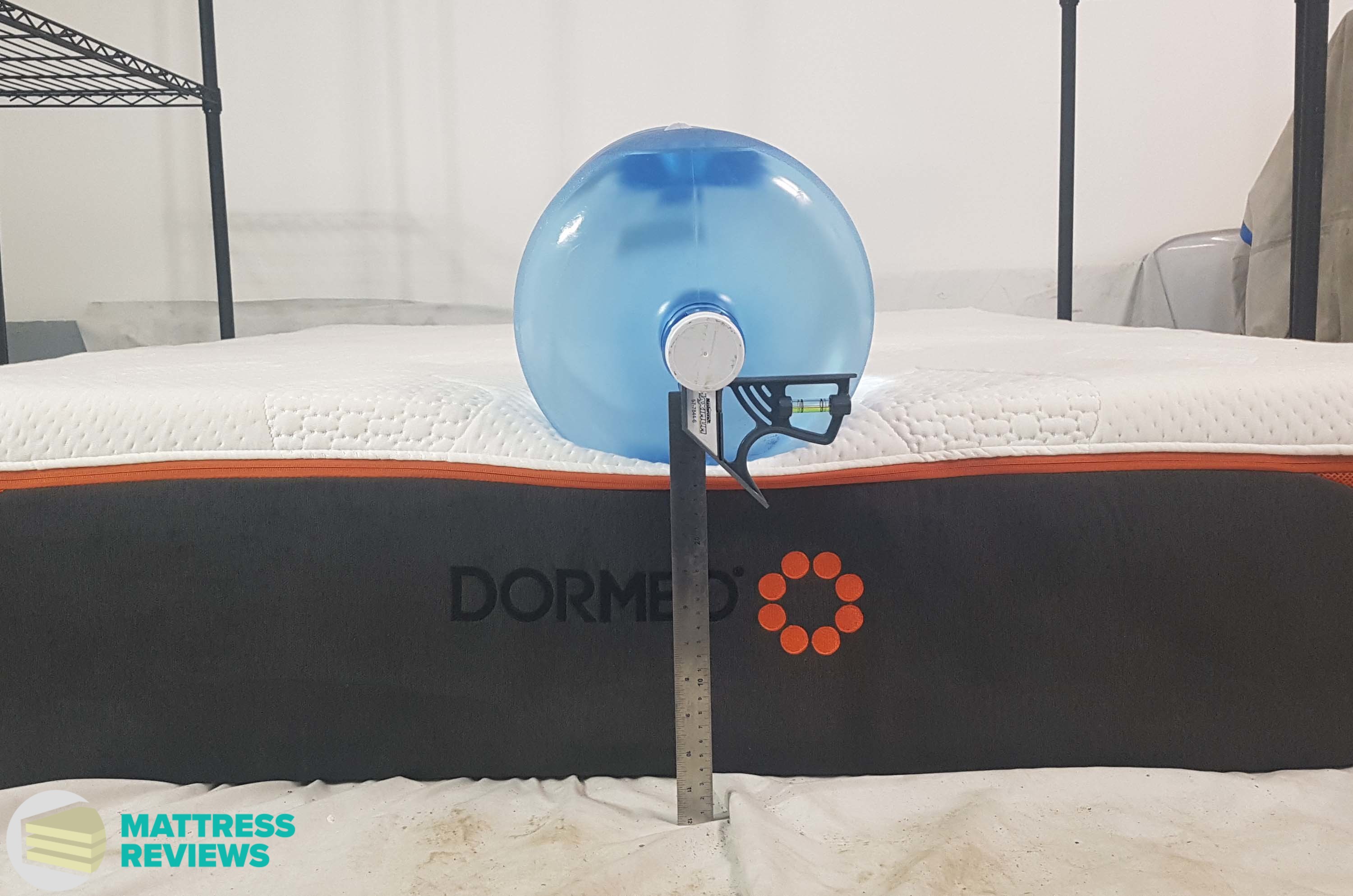 Image of the Dormeo mattress edge support test.