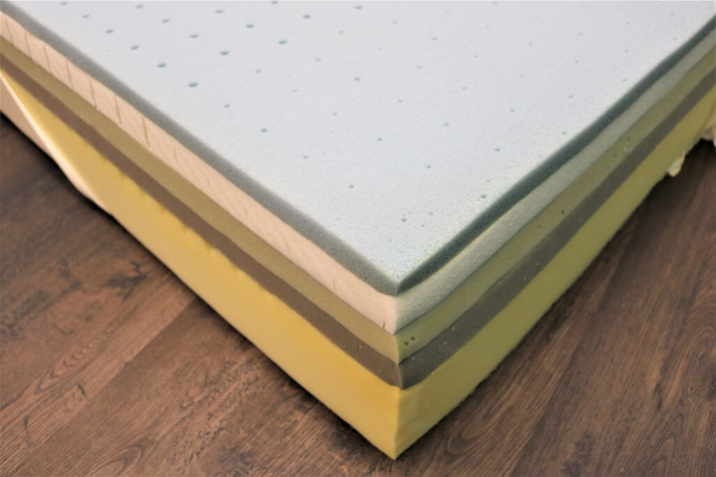 Image of the Casper Wave mattress foam layers.