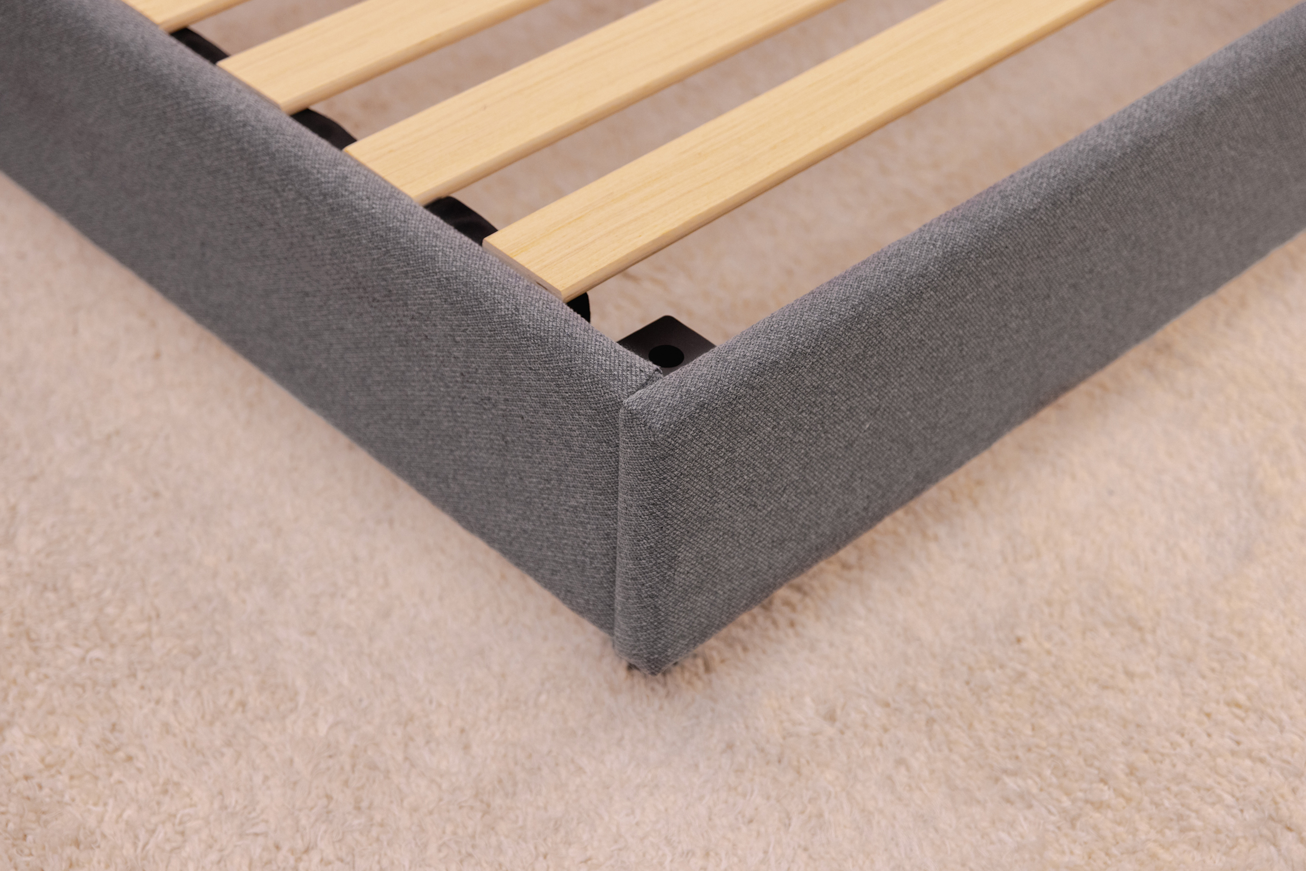 PBMRImage2560x1708 MattressReviewscom close up image of the Douglas Platform Bed